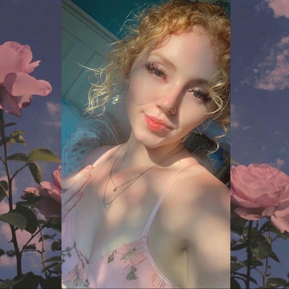 Meet your Posher, Emily - Picture 2 of 5